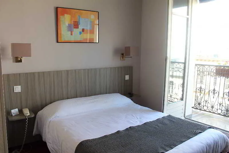 ***  Avia Hotel Saphir Montparnasse Paris France