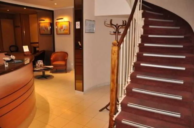 Avia Hotel Saphir Montparnasse Paris